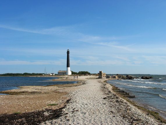 Sõrve_Lighthouse,_Saaremaa_Island,_Estonia